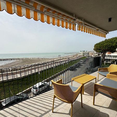 Nuovo Residence Serenissima Frontemare - Agenzia Cocal Caorle Buitenkant foto