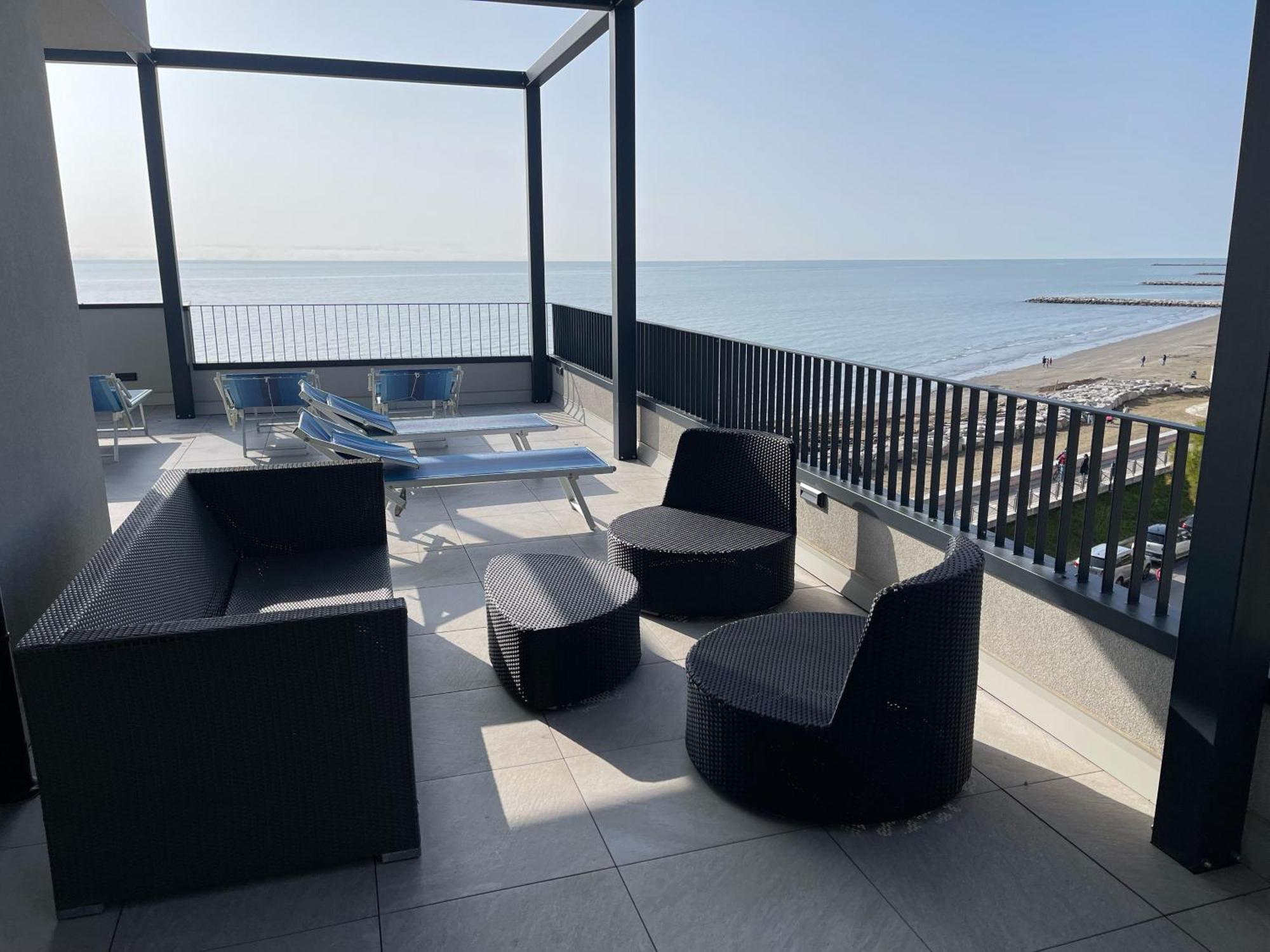 Nuovo Residence Serenissima Frontemare - Agenzia Cocal Caorle Buitenkant foto