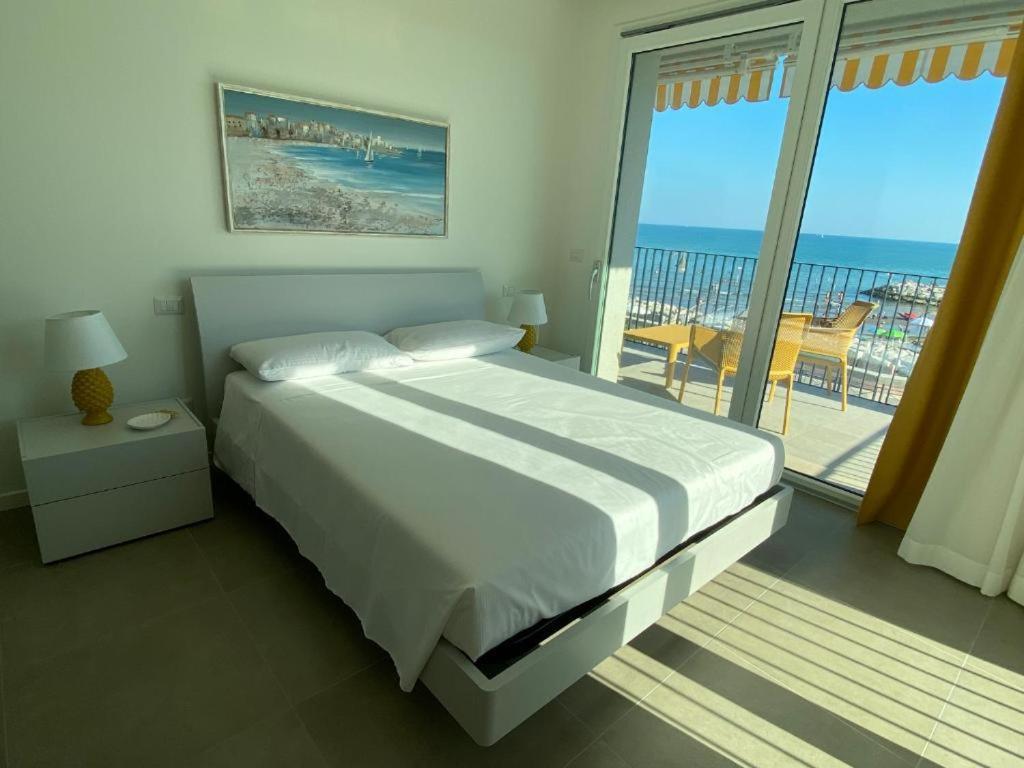 Nuovo Residence Serenissima Frontemare - Agenzia Cocal Caorle Buitenkant foto