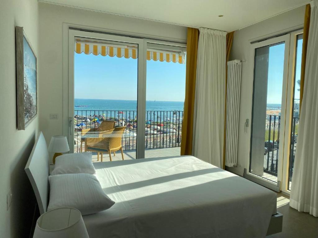 Nuovo Residence Serenissima Frontemare - Agenzia Cocal Caorle Buitenkant foto