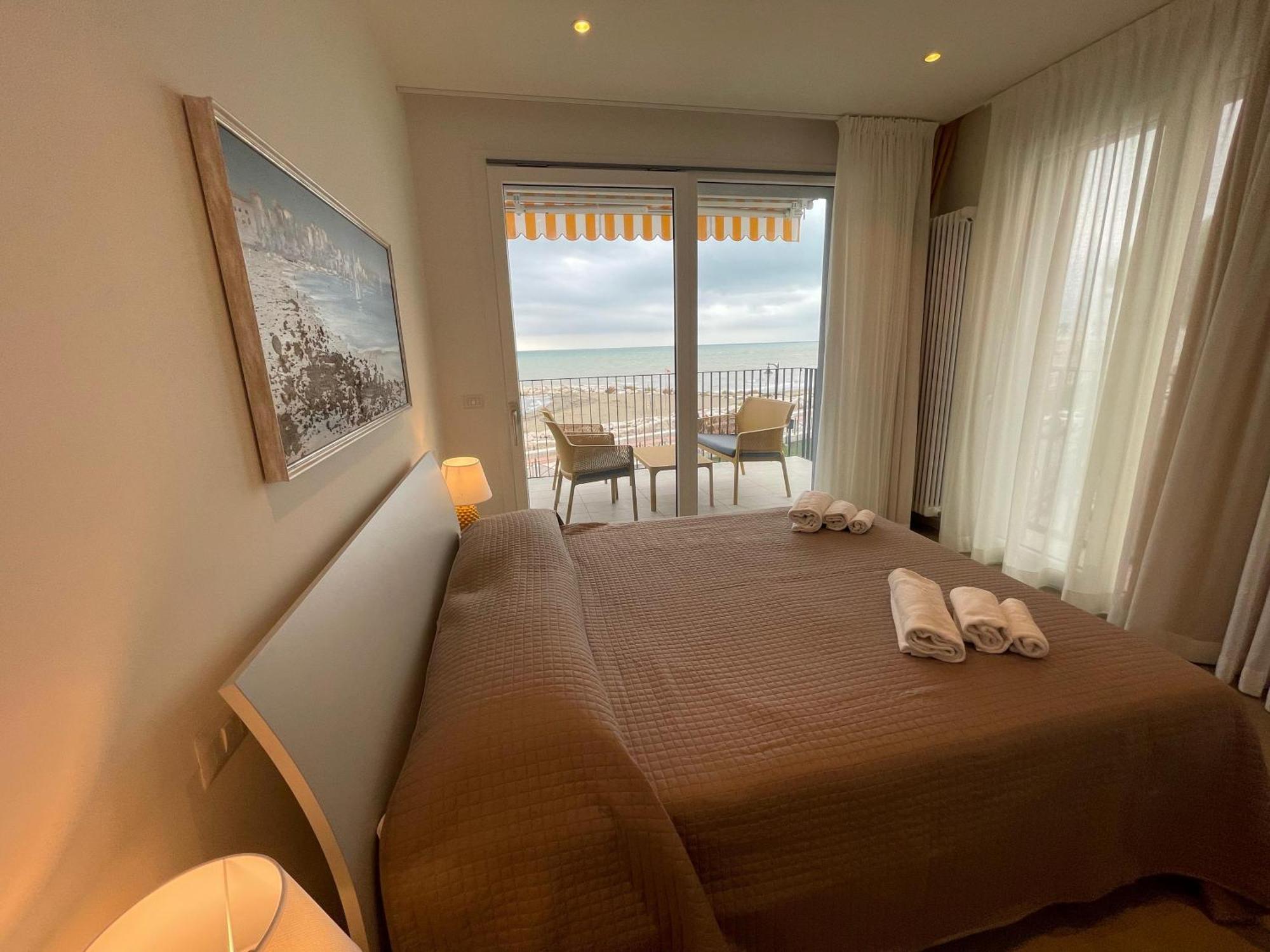 Nuovo Residence Serenissima Frontemare - Agenzia Cocal Caorle Buitenkant foto