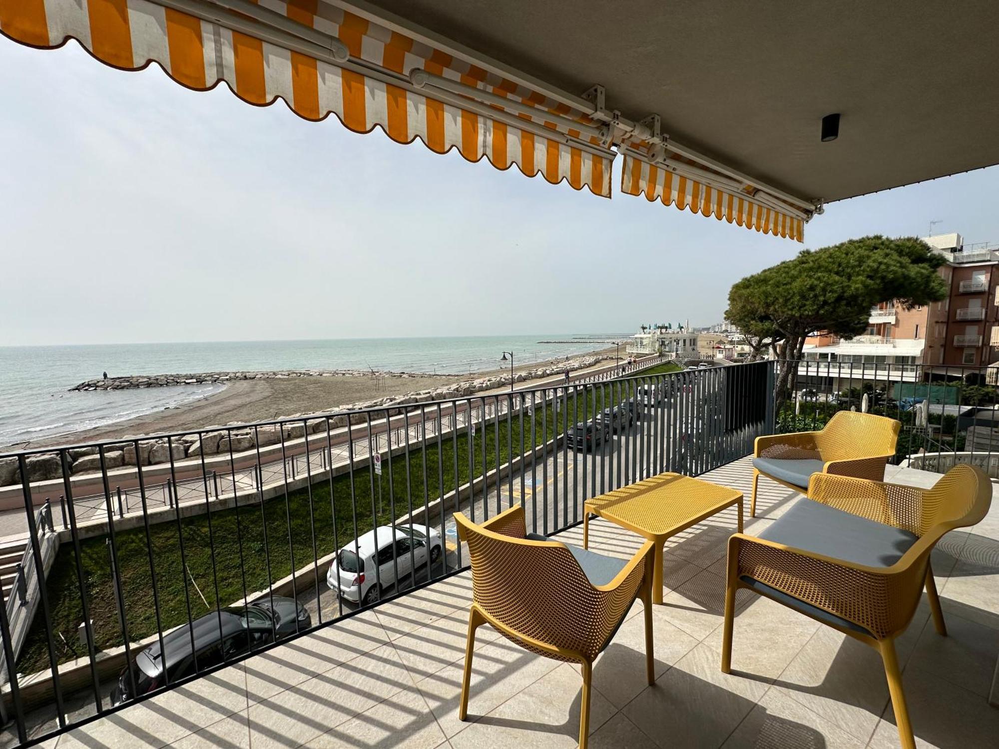 Nuovo Residence Serenissima Frontemare - Agenzia Cocal Caorle Buitenkant foto